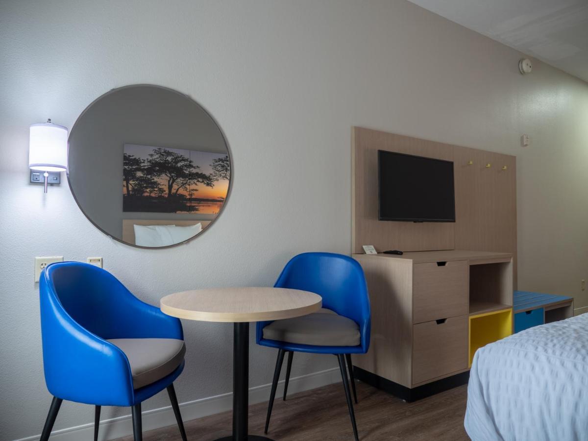 Days Inn & Suites By Wyndham Savannah North I-95 Port Wentworth Eksteriør bilde