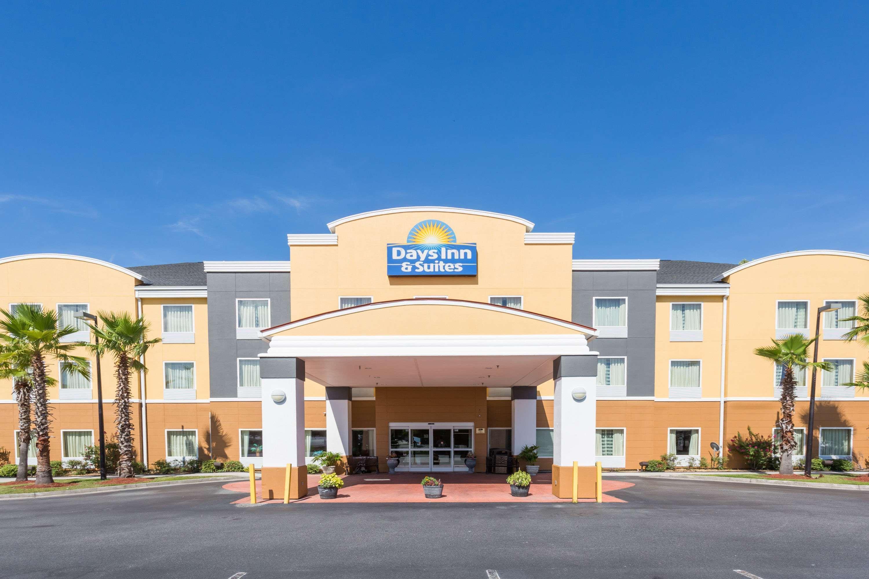 Days Inn & Suites By Wyndham Savannah North I-95 Port Wentworth Eksteriør bilde