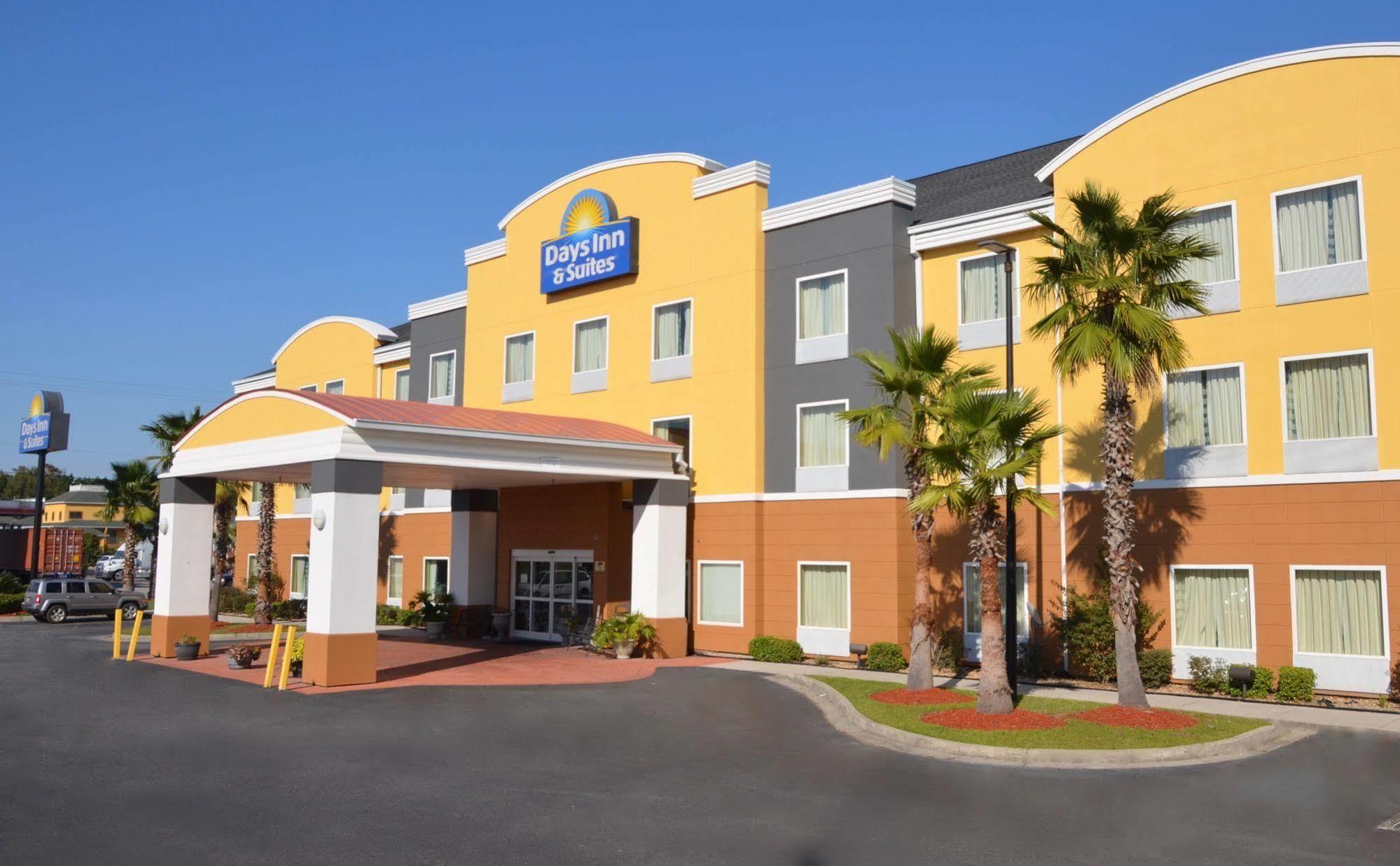 Days Inn & Suites By Wyndham Savannah North I-95 Port Wentworth Eksteriør bilde