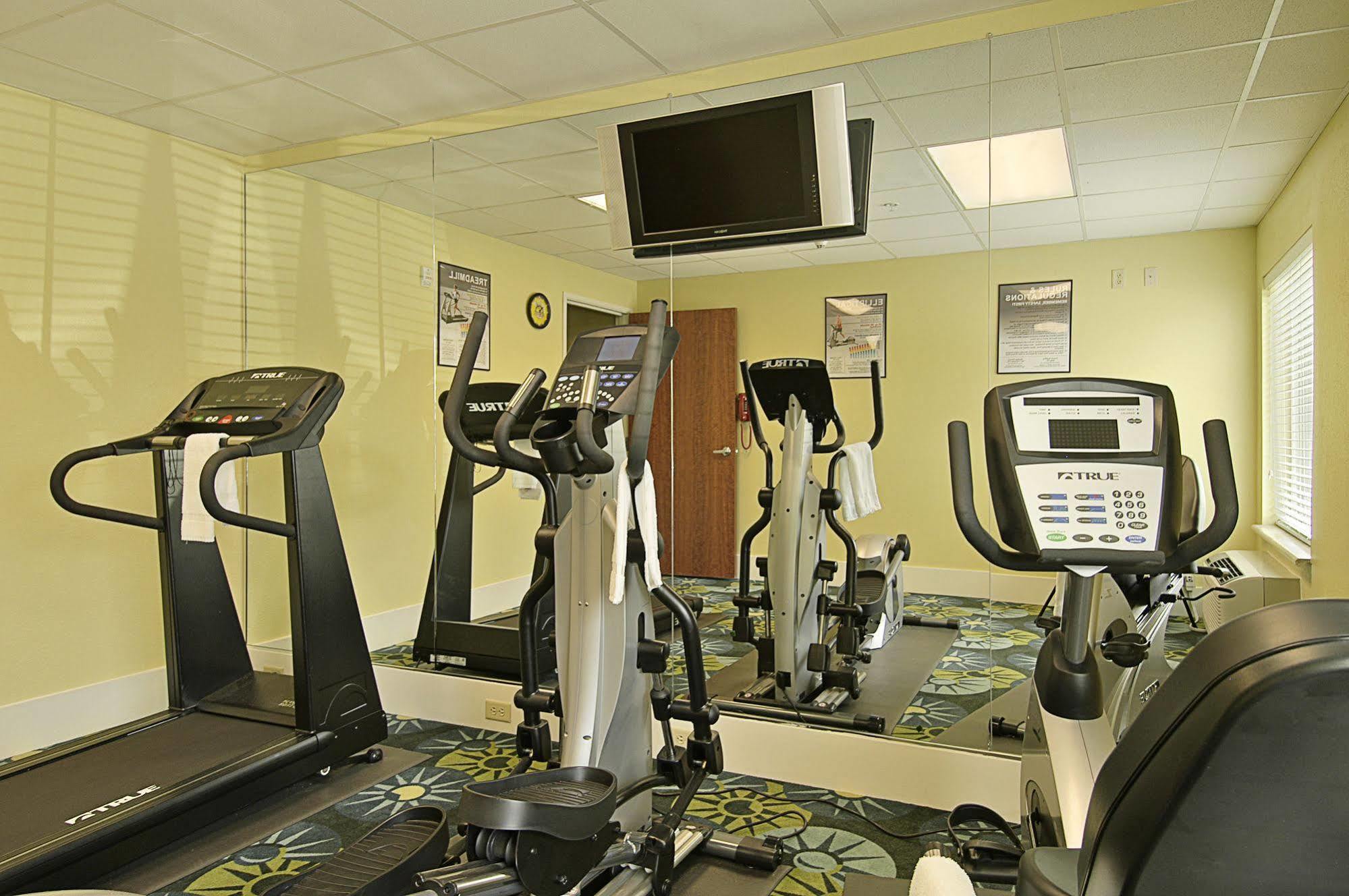 Days Inn & Suites By Wyndham Savannah North I-95 Port Wentworth Eksteriør bilde
